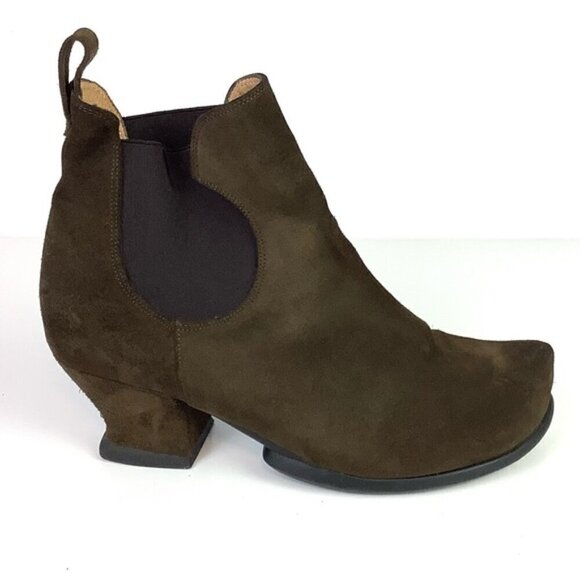 JOHN FLUEVOG DALU SUEDE CHELSEA BOOTS 8.5 - Picture 1 of 13
